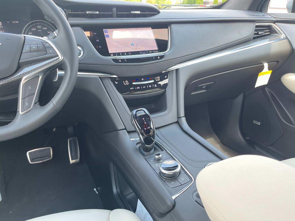 new 2025 Cadillac XT5 car, priced at $62,265