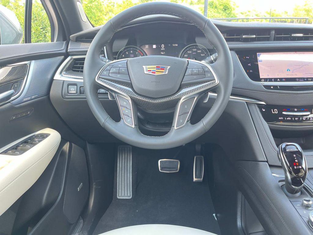new 2025 Cadillac XT5 car, priced at $62,265