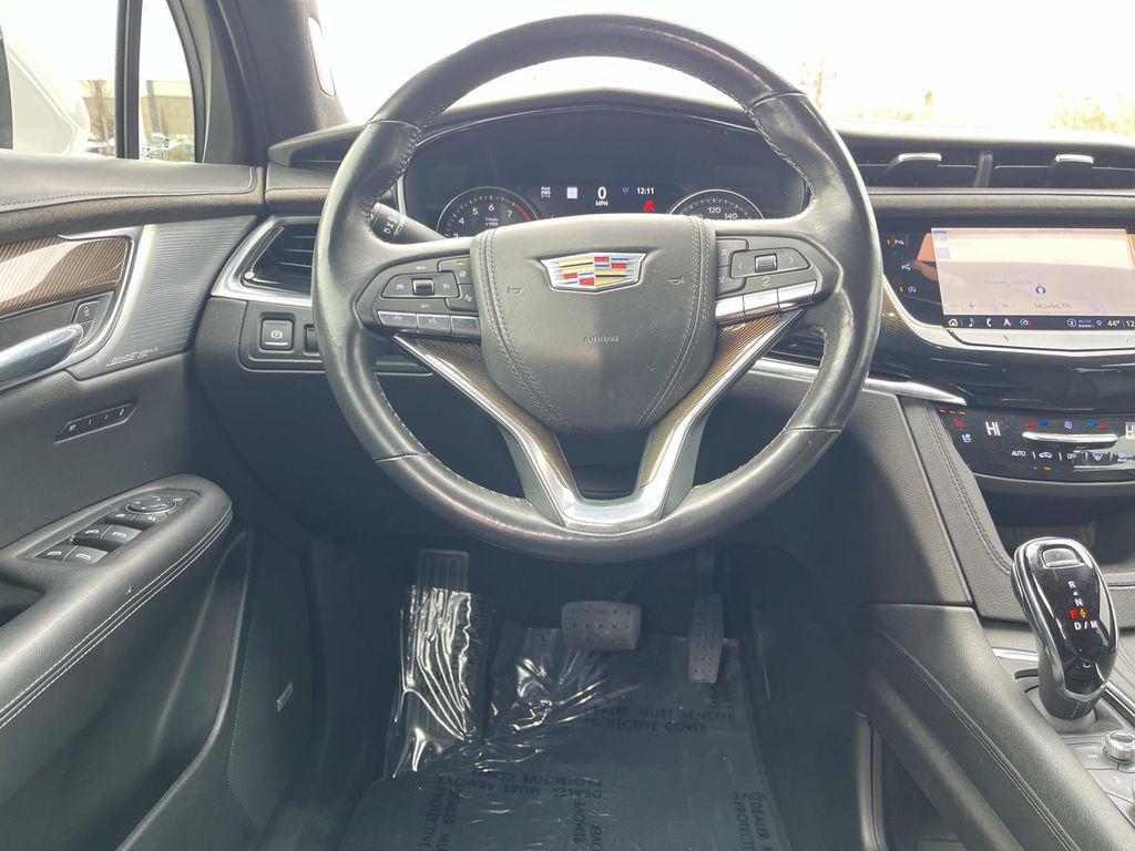 used 2023 Cadillac XT6 car, priced at $39,991