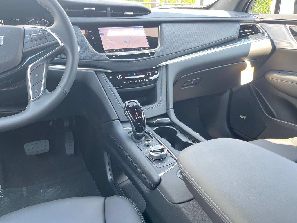 new 2025 Cadillac XT5 car, priced at $59,890