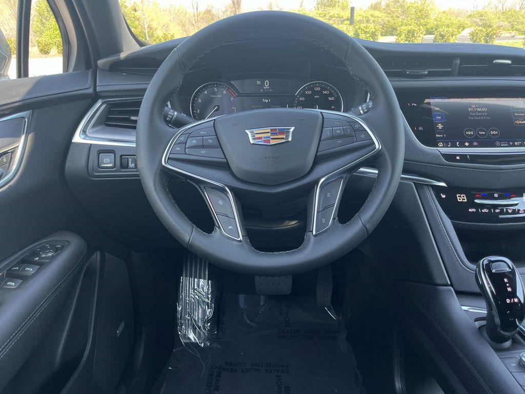 new 2026 Cadillac XT5 car, priced at $46,610