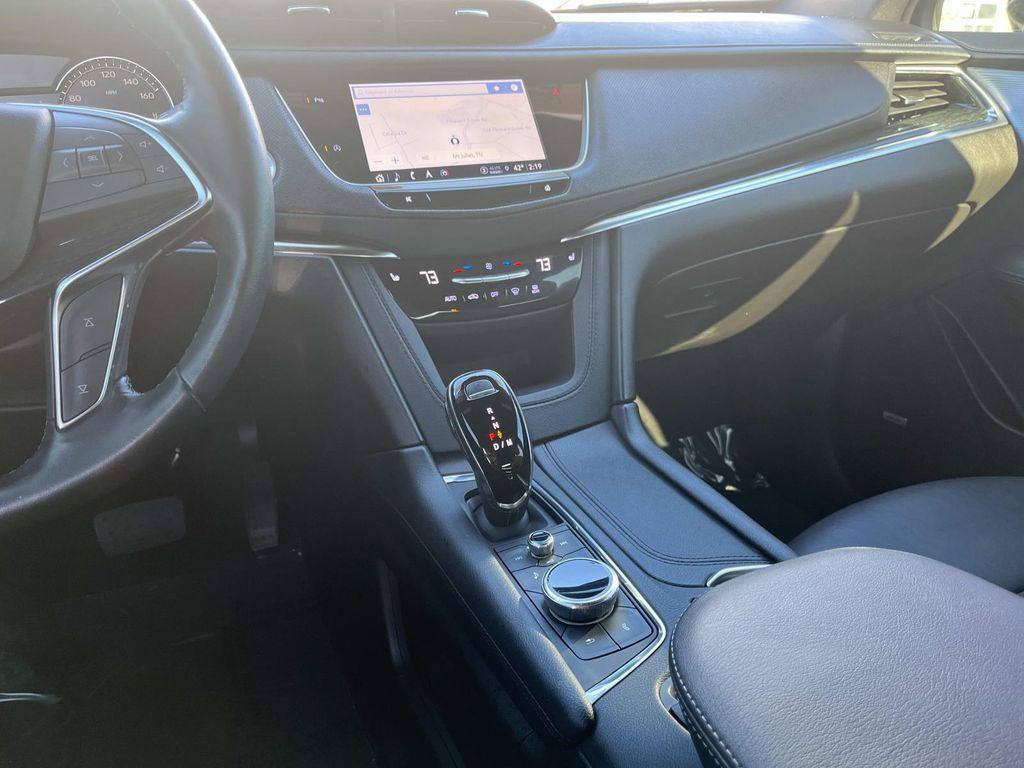 used 2022 Cadillac XT5 car, priced at $31,991