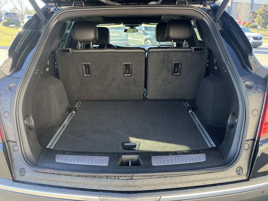 used 2022 Cadillac XT5 car, priced at $31,991