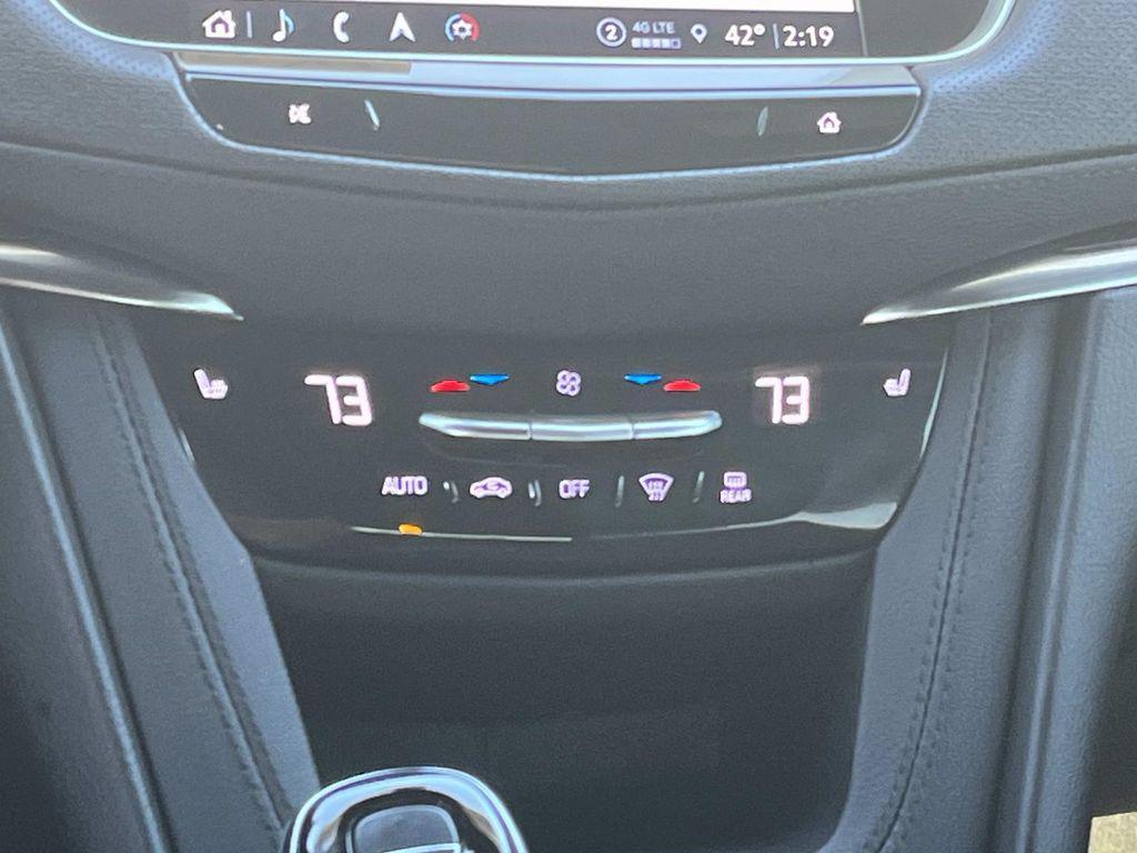 used 2022 Cadillac XT5 car, priced at $31,991