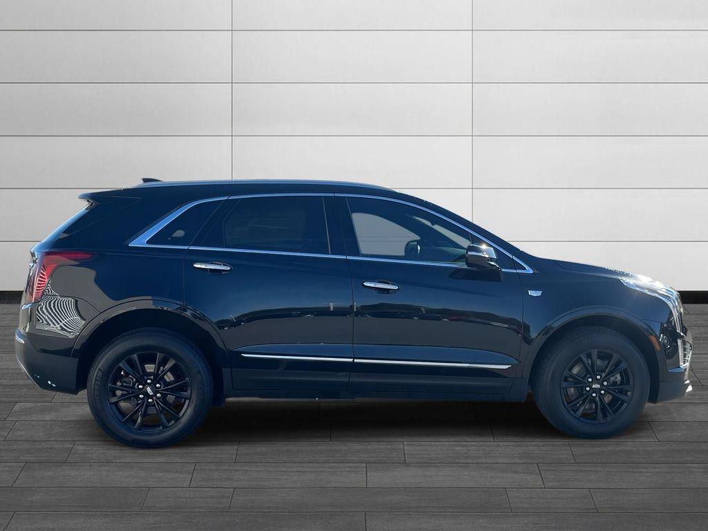 used 2022 Cadillac XT5 car, priced at $31,991