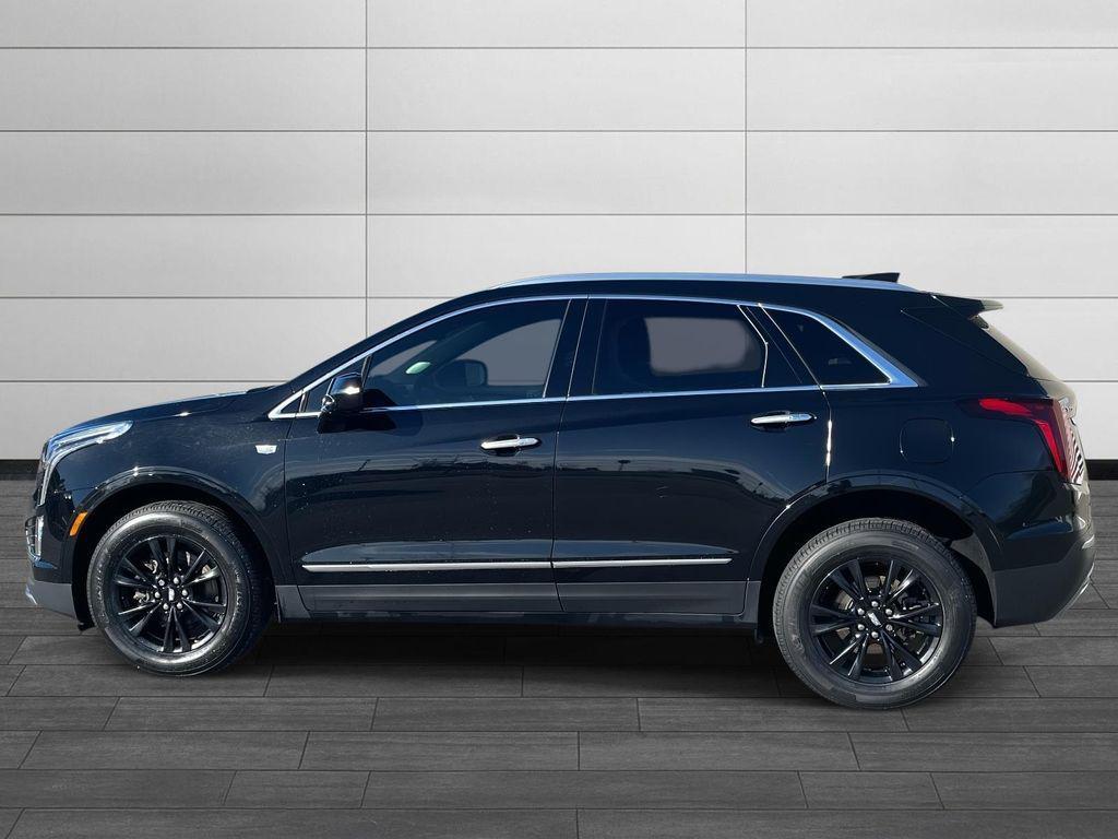 used 2022 Cadillac XT5 car, priced at $31,991