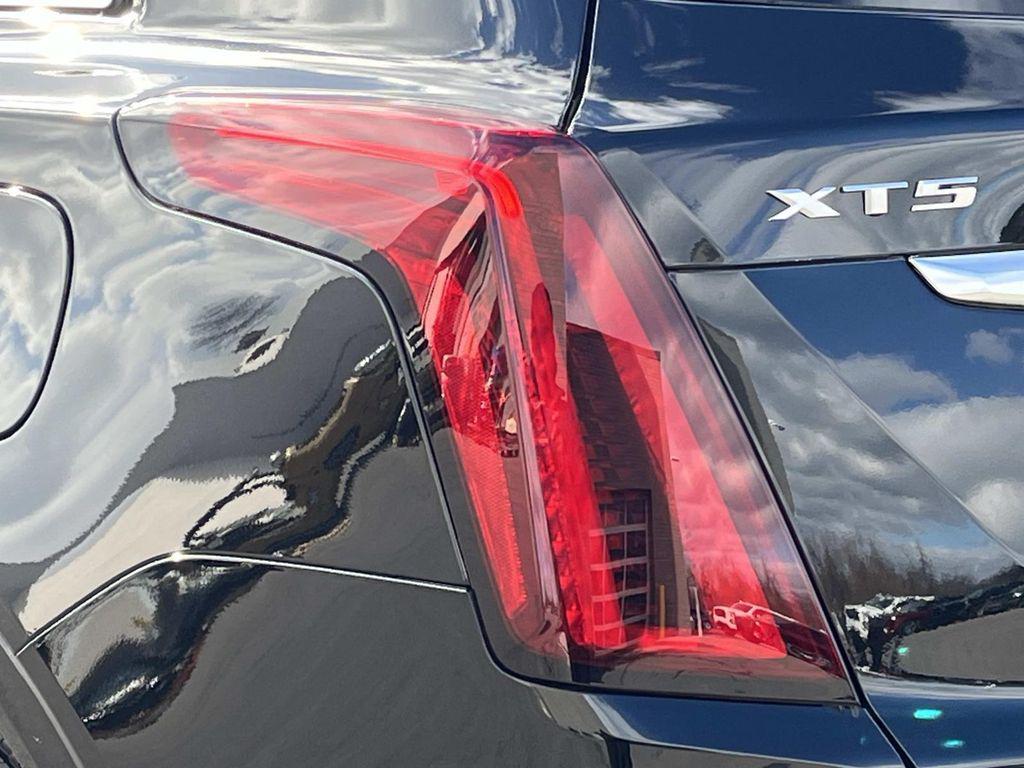 new 2026 Cadillac XT5 car, priced at $47,220