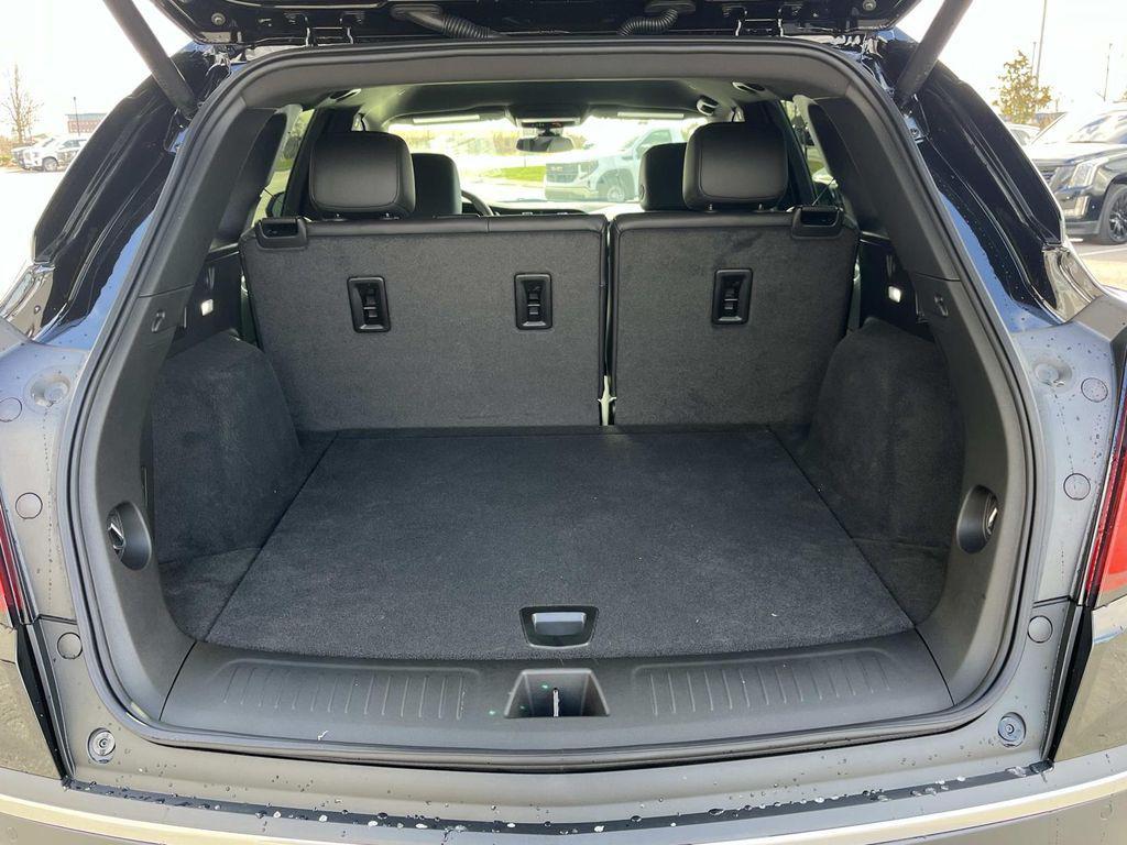 new 2026 Cadillac XT5 car, priced at $47,220