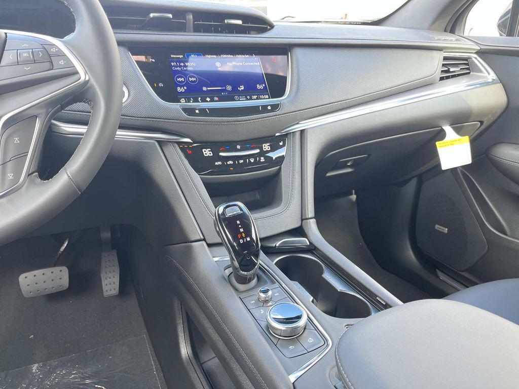 new 2026 Cadillac XT5 car, priced at $47,220