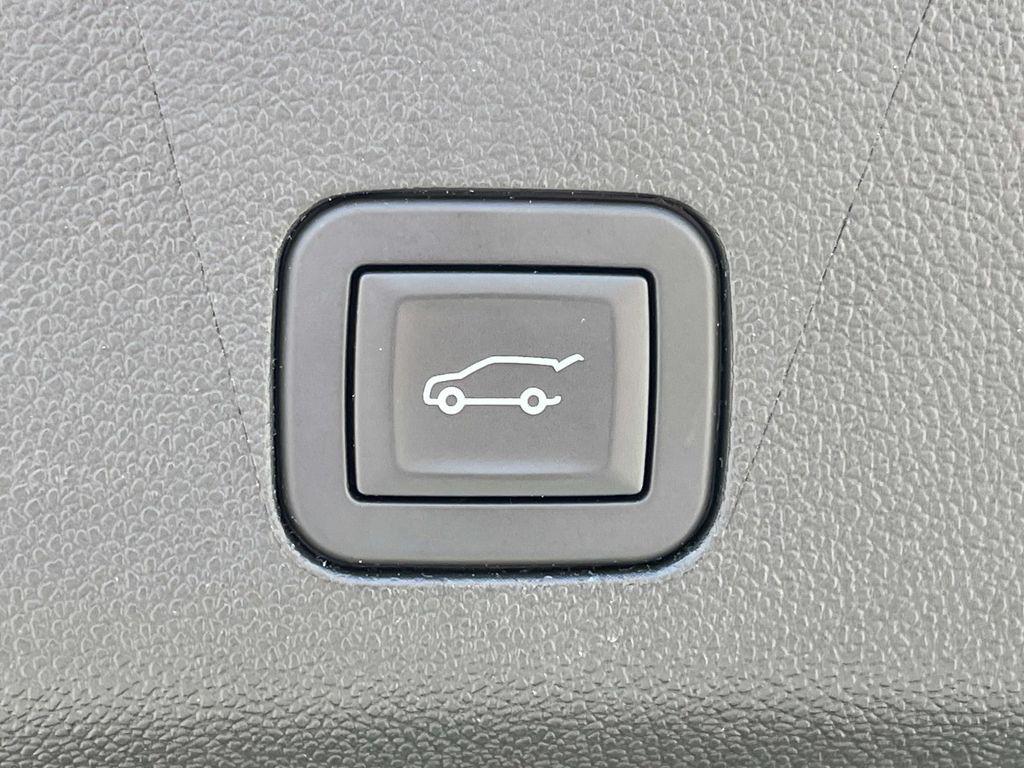 used 2024 GMC Yukon XL car, priced at $78,590