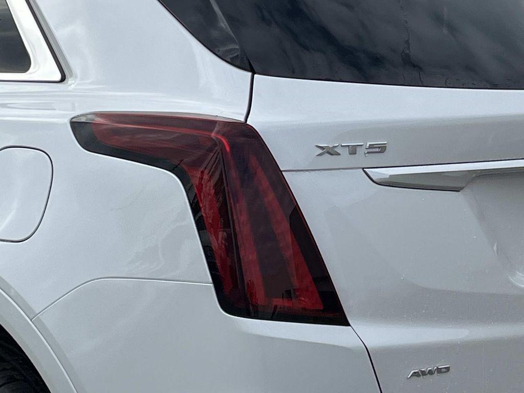 new 2026 Cadillac XT5 car, priced at $61,434
