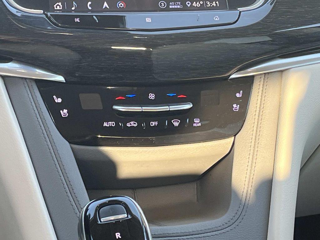 used 2020 Cadillac XT6 car, priced at $23,991