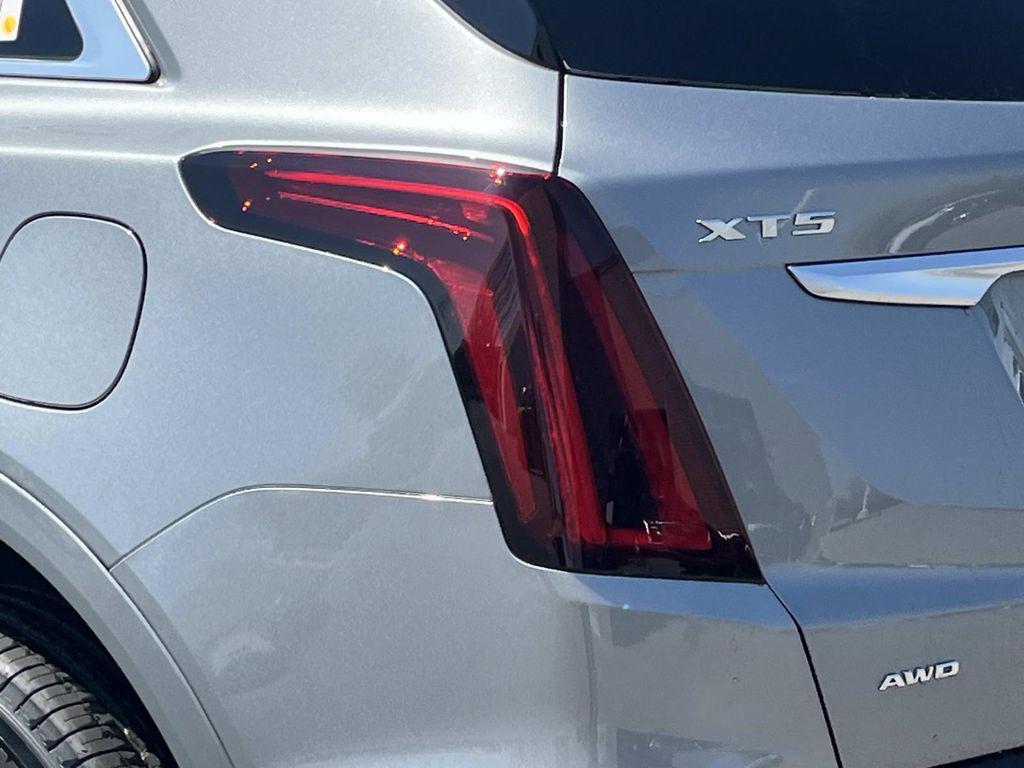 new 2026 Cadillac XT5 car, priced at $48,595