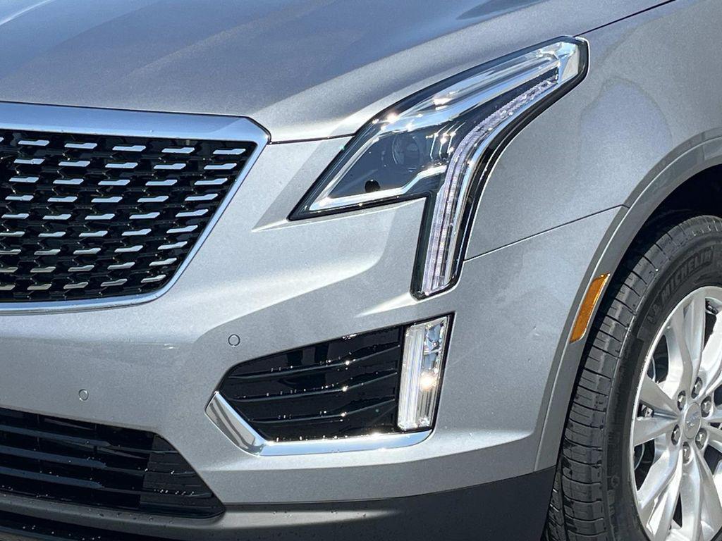 new 2026 Cadillac XT5 car, priced at $48,595