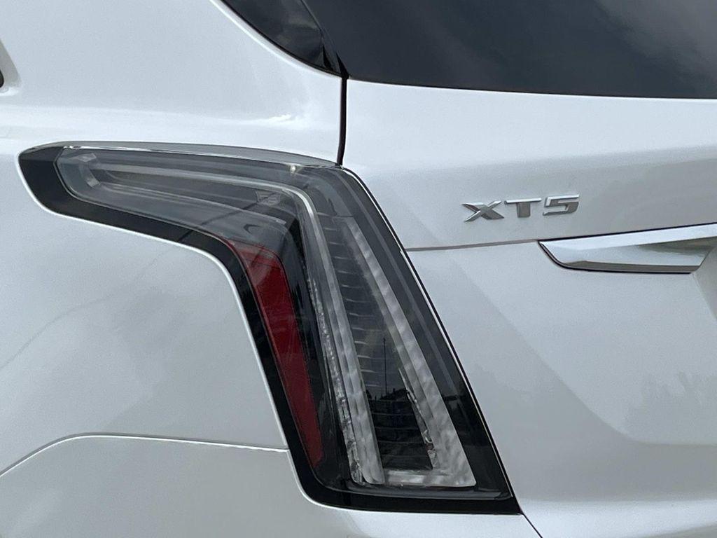 new 2025 Cadillac XT5 car, priced at $63,490