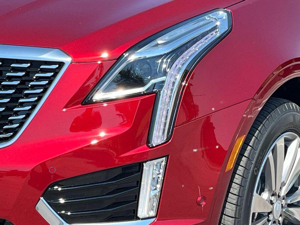 new 2025 Cadillac XT5 car, priced at $60,090