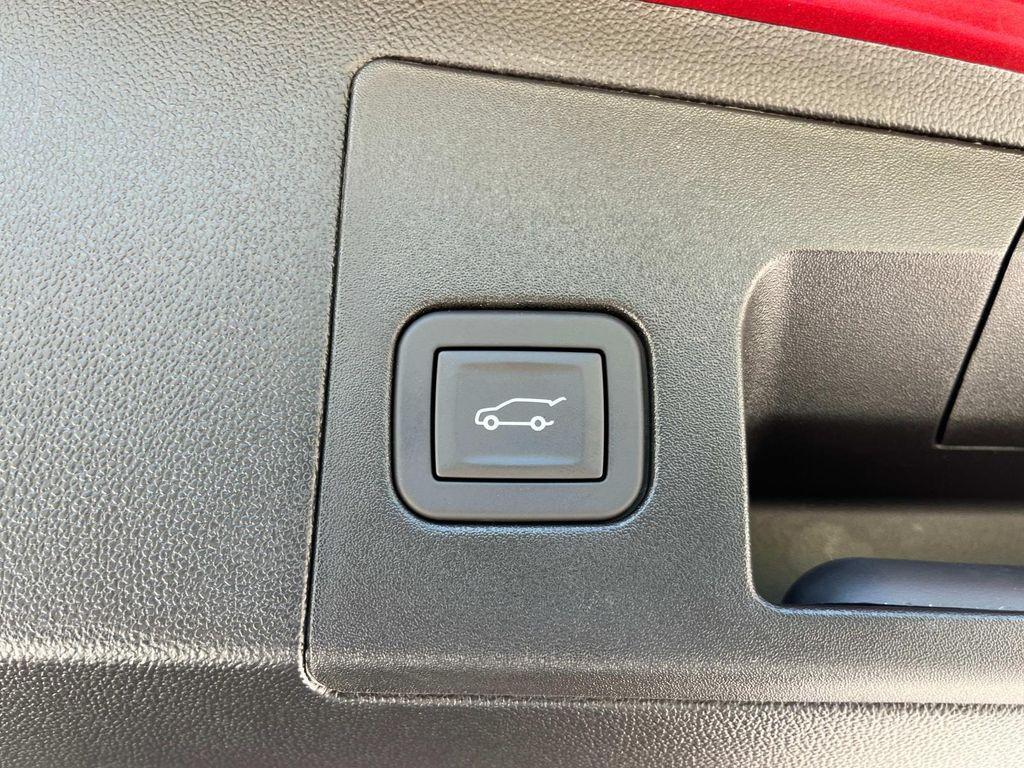 new 2025 Cadillac XT5 car, priced at $60,090