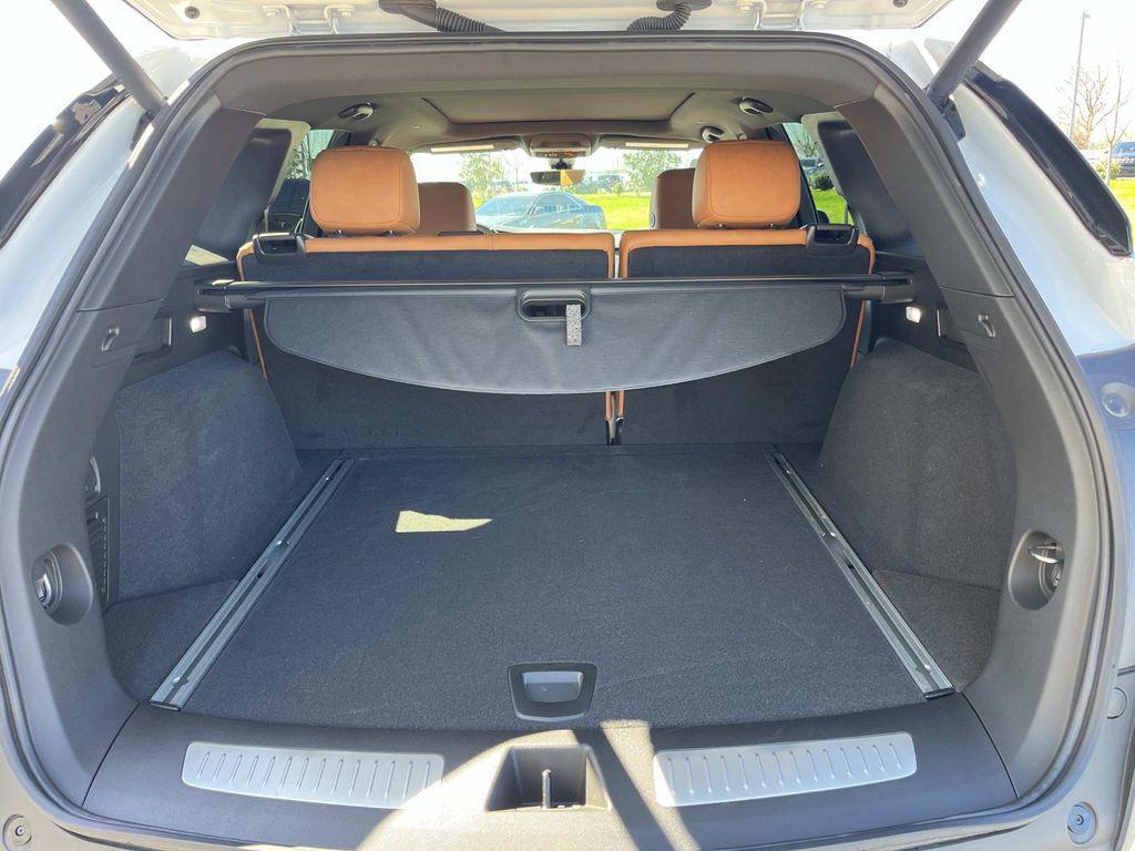 used 2025 Cadillac XT5 car, priced at $43,990