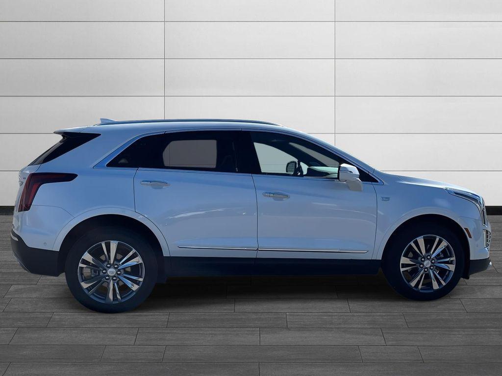used 2025 Cadillac XT5 car, priced at $43,990