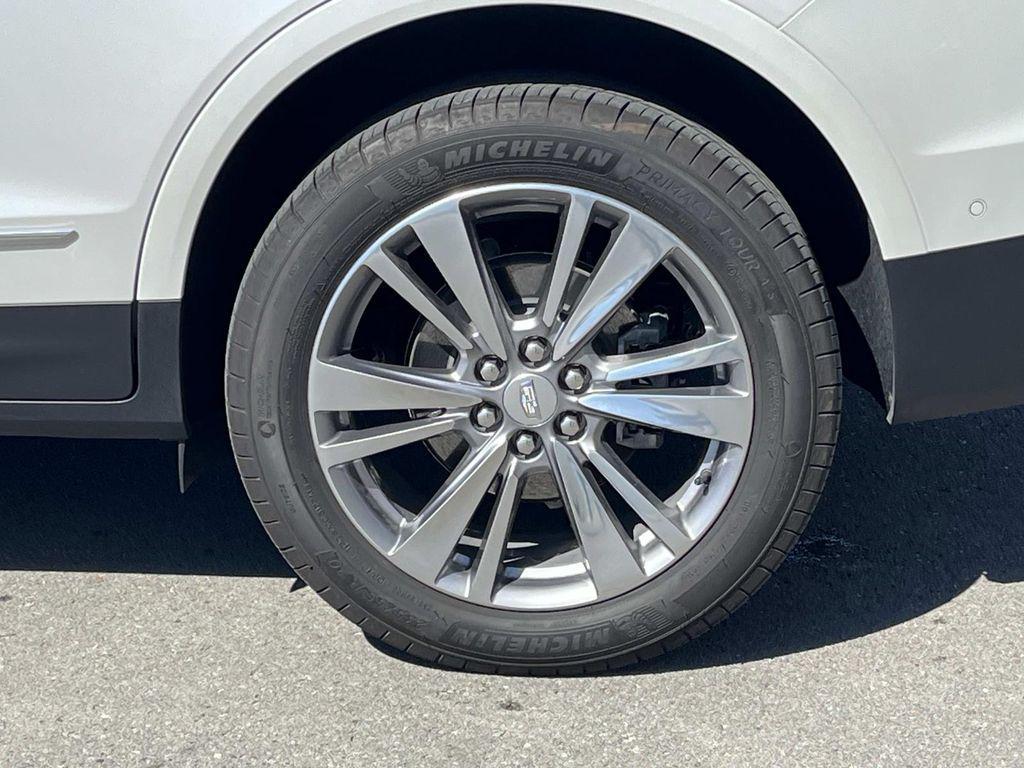 used 2025 Cadillac XT5 car, priced at $43,990