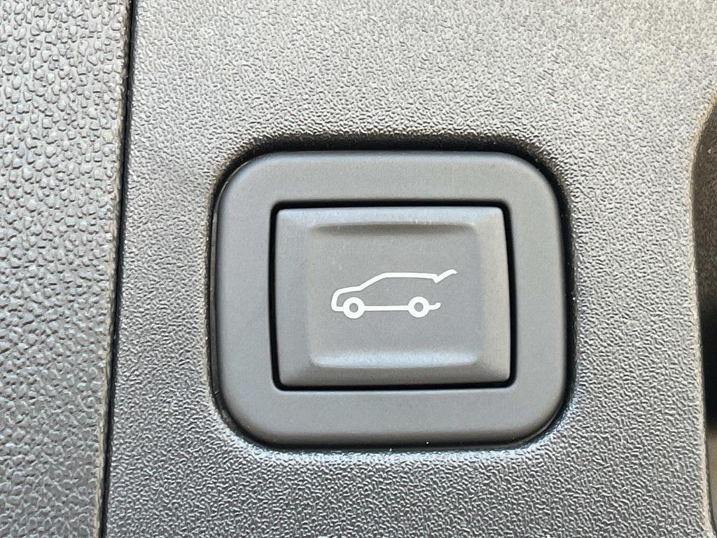 new 2025 Cadillac XT5 car, priced at $59,290