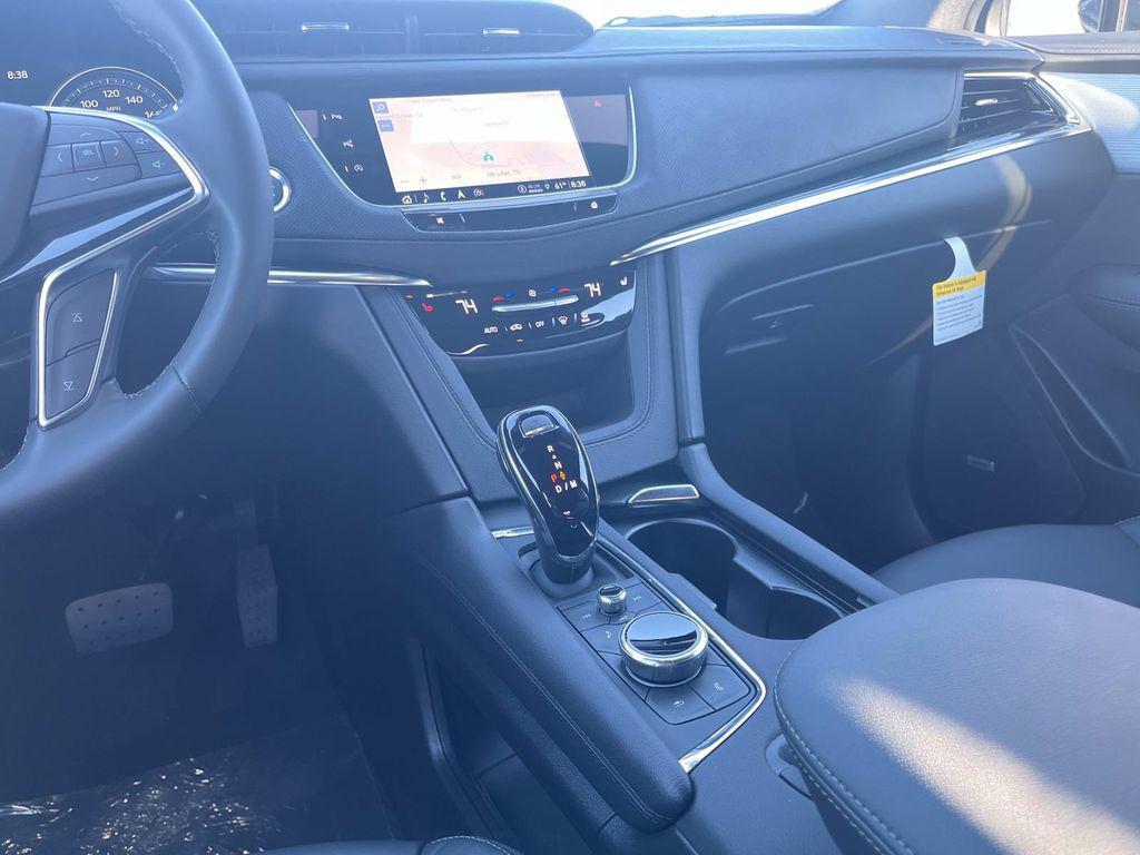 new 2025 Cadillac XT5 car, priced at $59,290