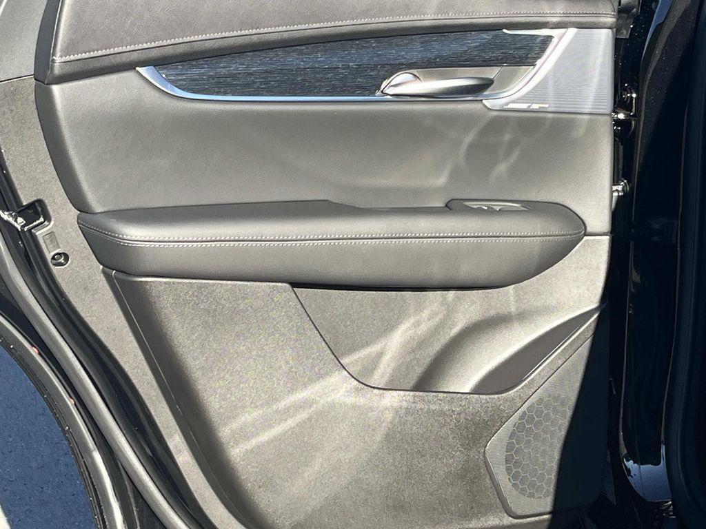 new 2025 Cadillac XT5 car, priced at $59,290