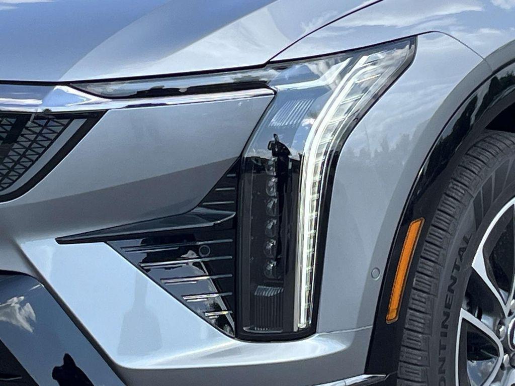 new 2025 Cadillac OPTIQ car, priced at $56,215