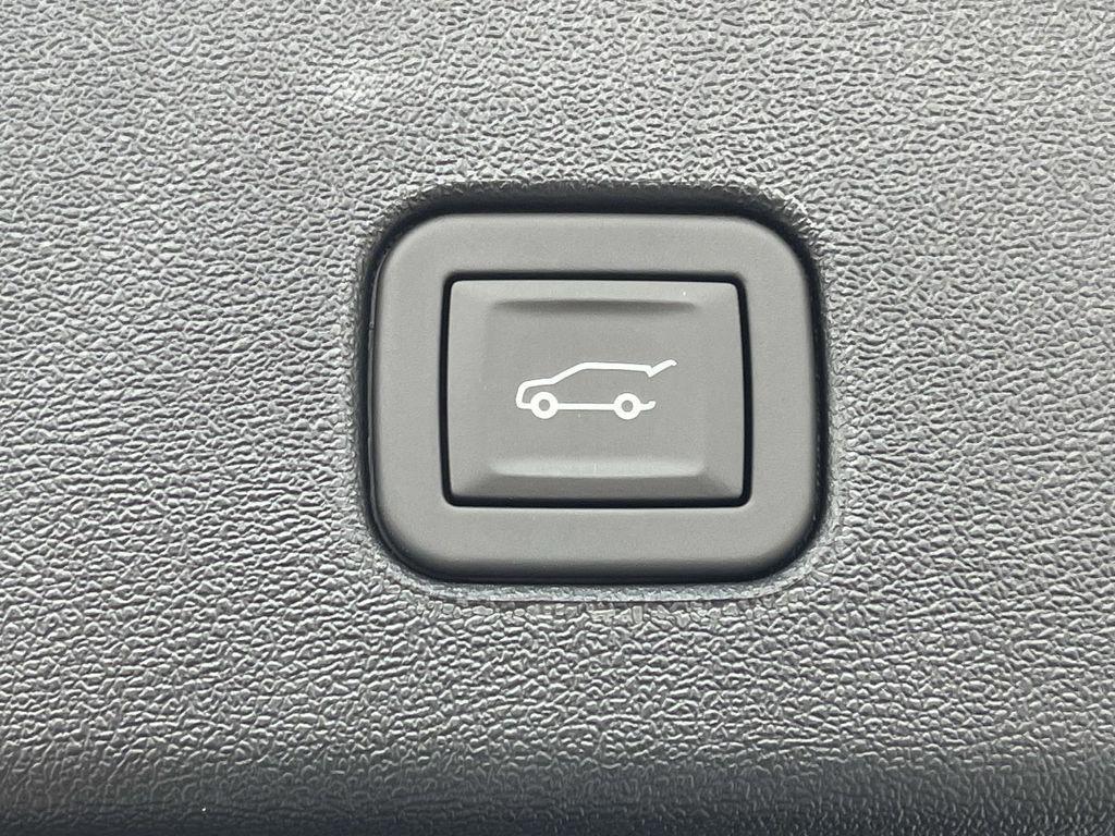 new 2025 Cadillac OPTIQ car, priced at $56,215