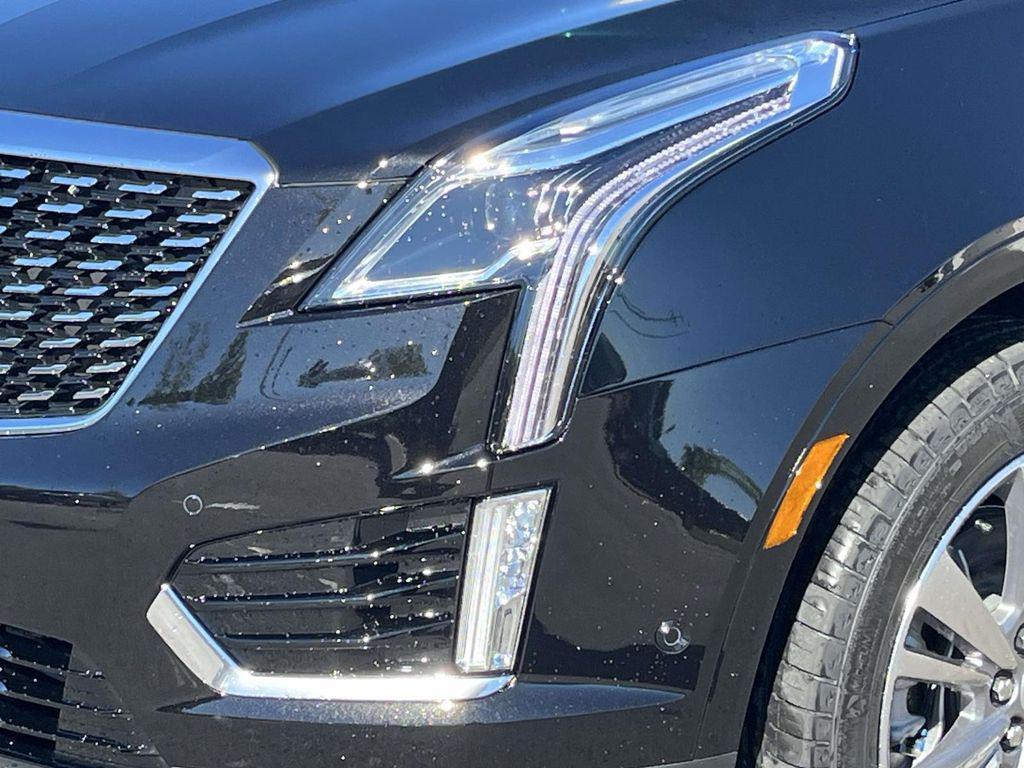 new 2025 Cadillac XT5 car, priced at $58,290