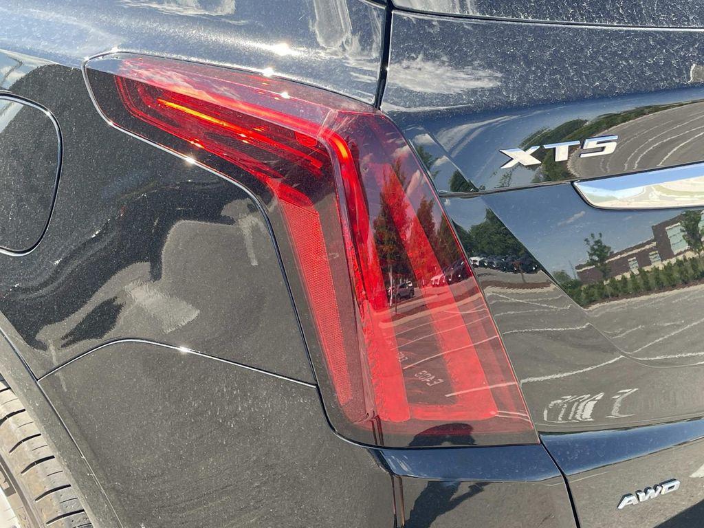 new 2026 Cadillac XT5 car, priced at $62,095