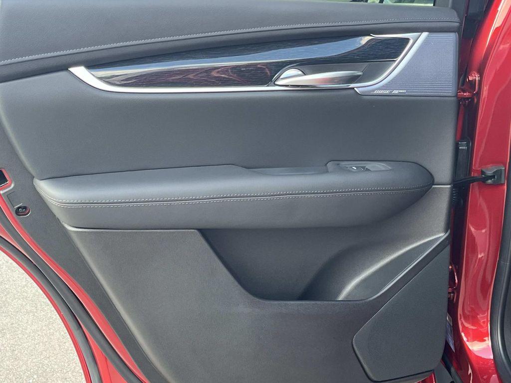 new 2025 Cadillac XT5 car, priced at $58,890