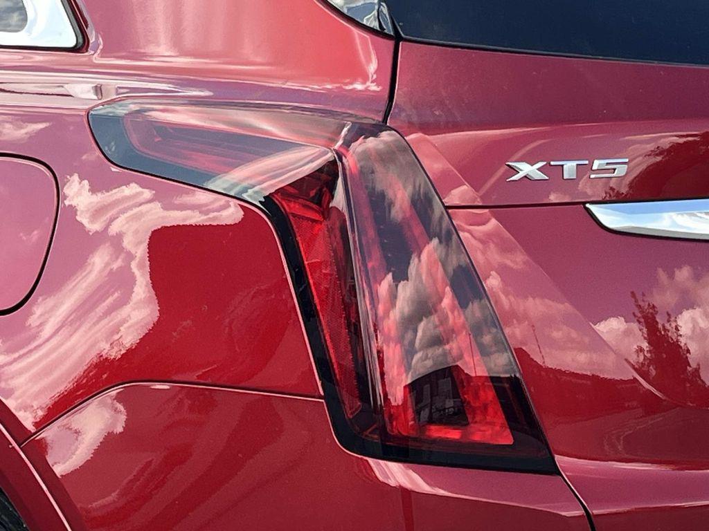 new 2025 Cadillac XT5 car, priced at $58,890