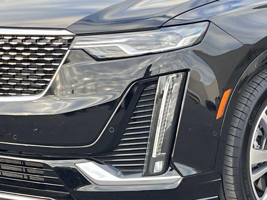 used 2024 Cadillac XT6 car, priced at $43,593