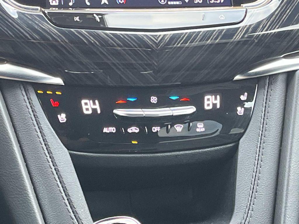 used 2024 Cadillac XT6 car, priced at $43,593