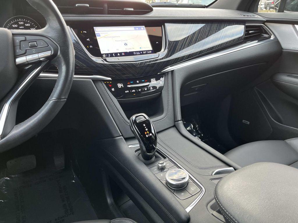 used 2024 Cadillac XT6 car, priced at $43,593