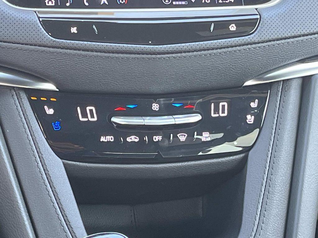 new 2025 Cadillac XT5 car, priced at $54,515