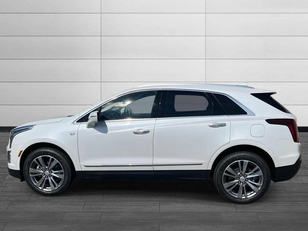 new 2025 Cadillac XT5 car, priced at $54,515