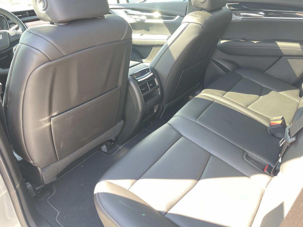 new 2026 Cadillac XT5 car, priced at $61,470