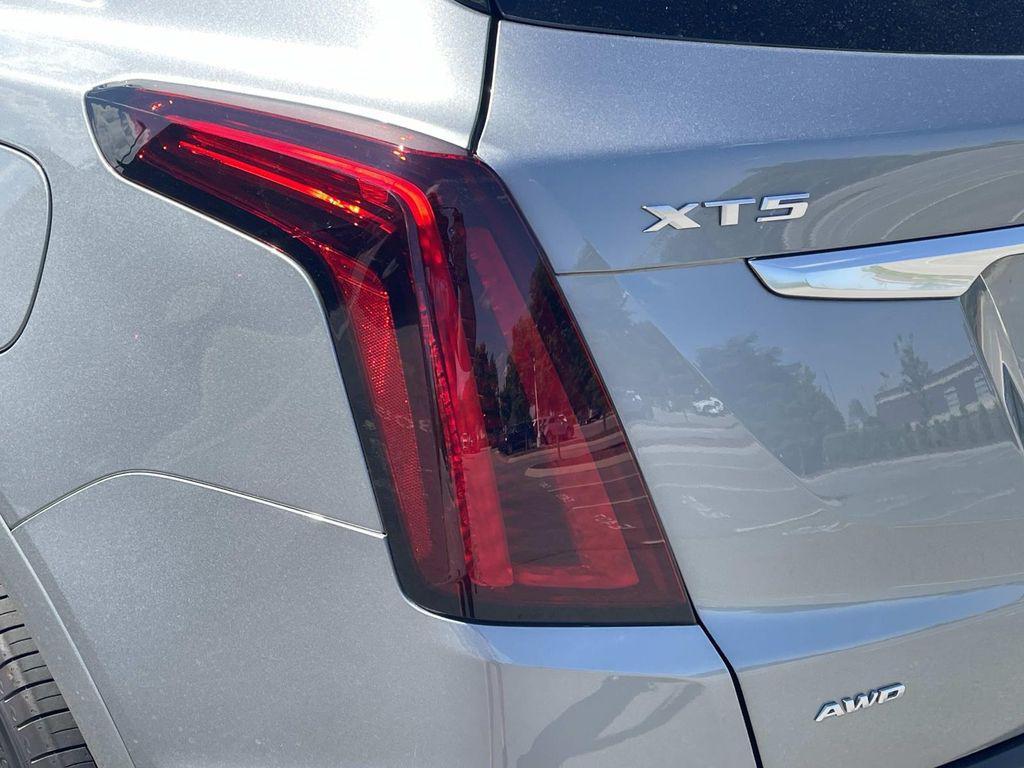 new 2026 Cadillac XT5 car, priced at $61,470