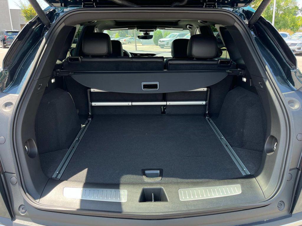 new 2025 Cadillac XT5 car, priced at $58,290