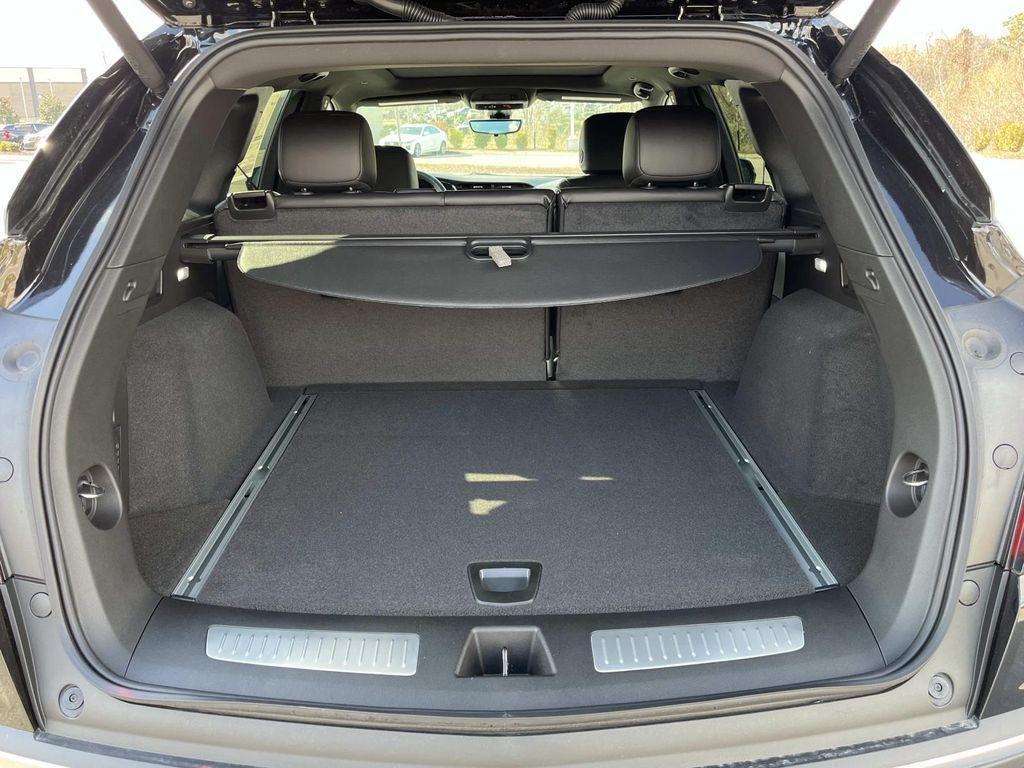 new 2026 Cadillac XT5 car, priced at $58,420