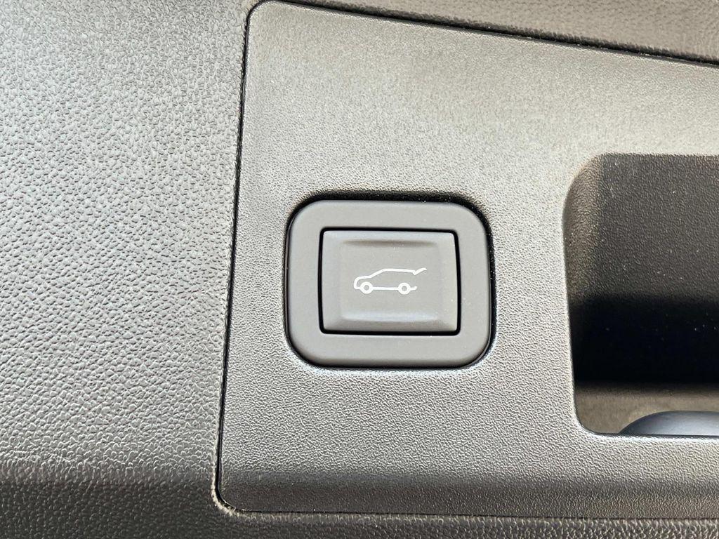 new 2025 Cadillac XT5 car, priced at $56,290