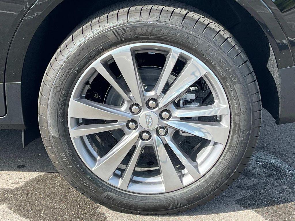 new 2025 Cadillac XT5 car, priced at $56,290