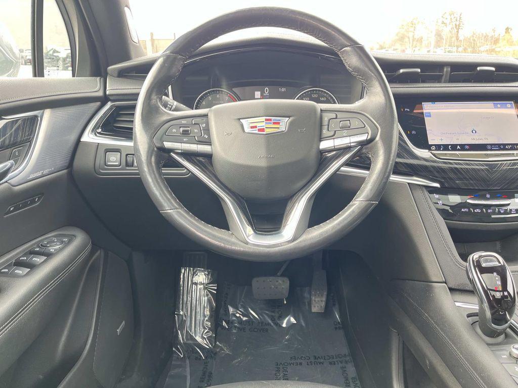 used 2023 Cadillac XT6 car, priced at $39,990