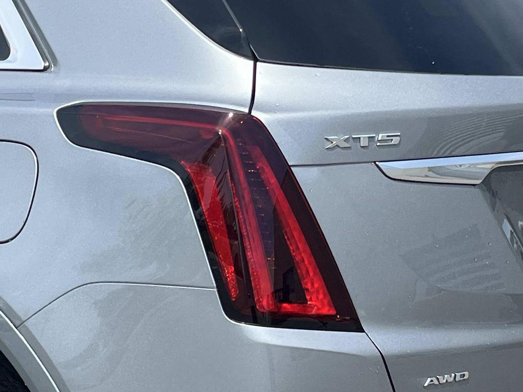 new 2026 Cadillac XT5 car, priced at $48,595