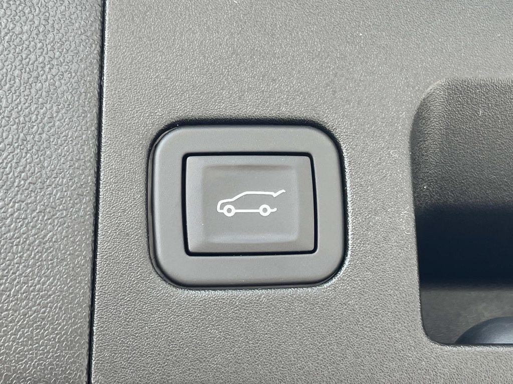 new 2026 Cadillac XT5 car, priced at $48,595