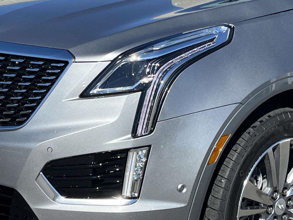 new 2025 Cadillac XT5 car, priced at $57,665