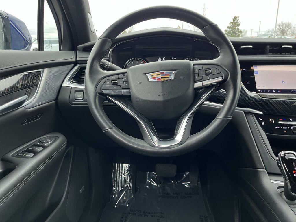 used 2024 Cadillac XT6 car, priced at $45,590