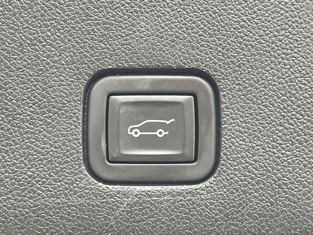 used 2024 Cadillac XT6 car, priced at $45,590